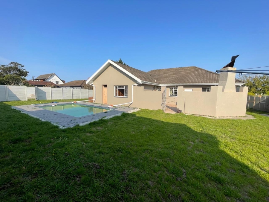 To Let 4 Bedroom Property for Rent in Linton Grange Eastern Cape